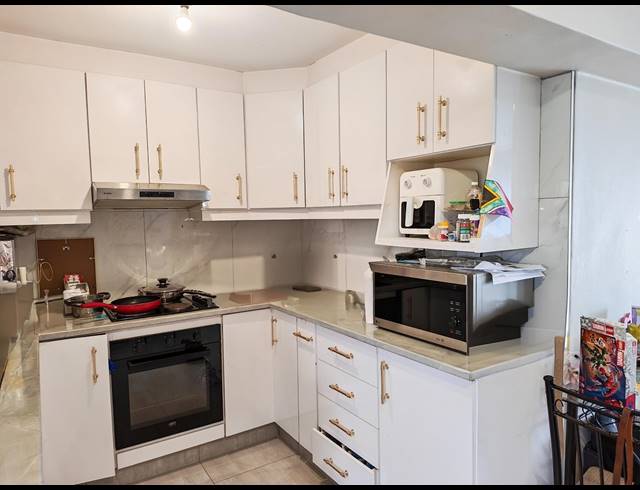 2 BEDROOM APARTMENT FOR SALE IN SYDENHAM